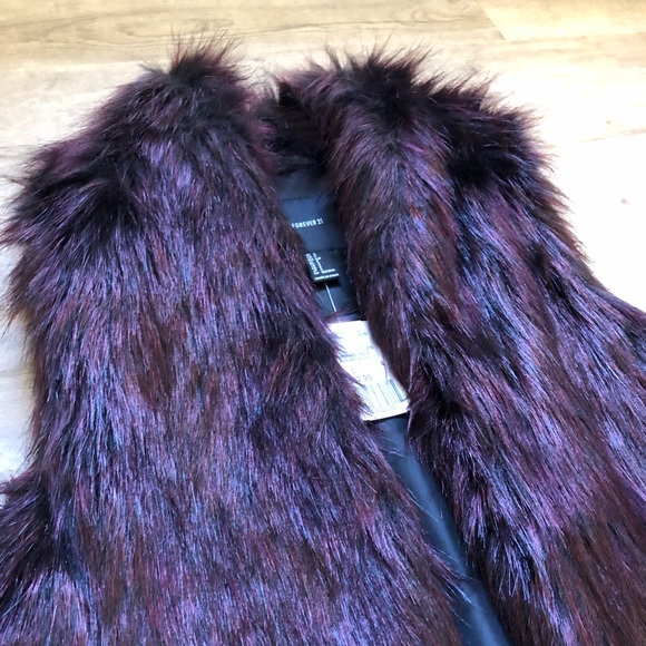 Forever 21 Faux Fur Vest - Picture 2 of 5